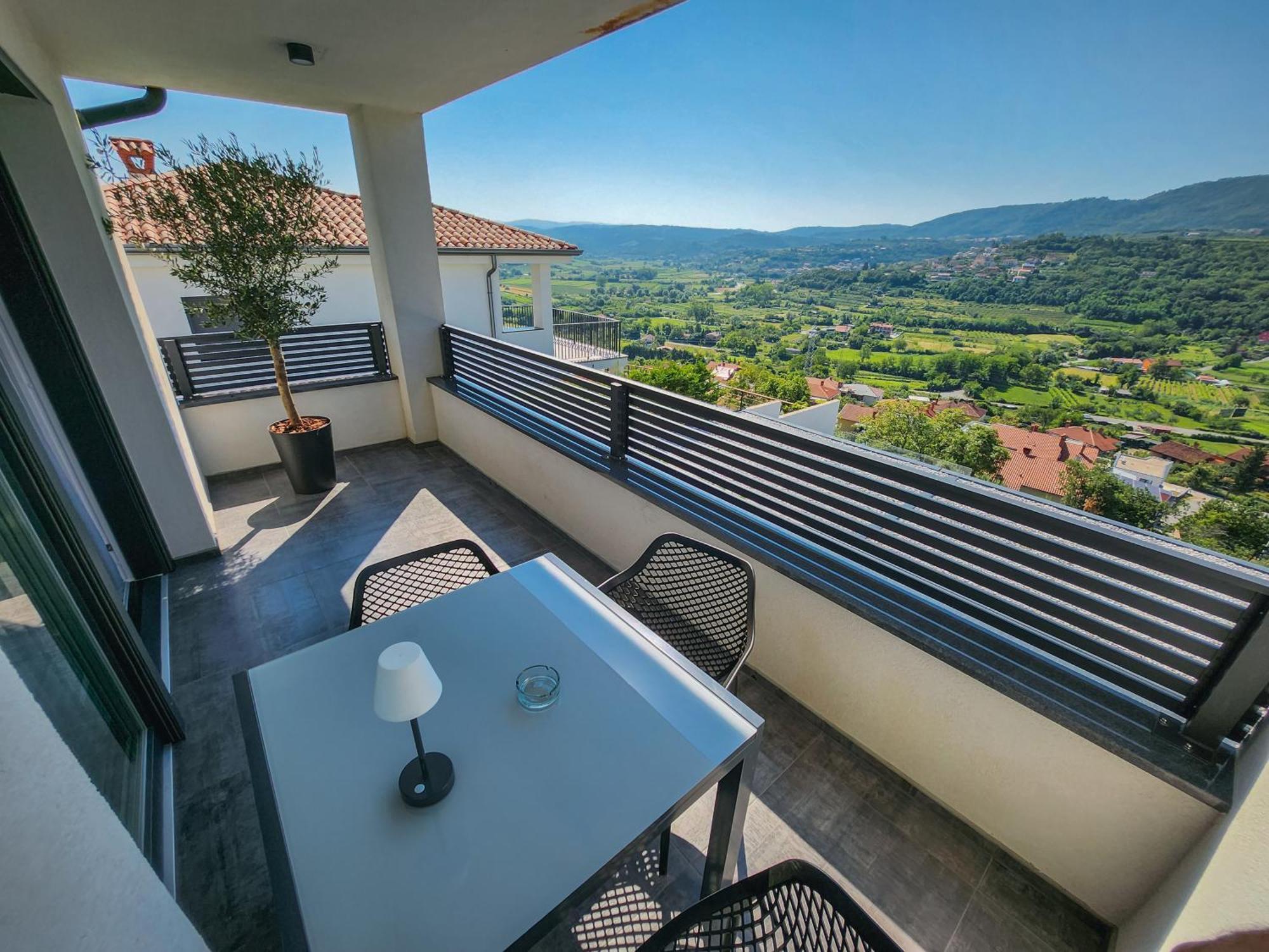 Villa Capris Apartments Koper Exteriör bild